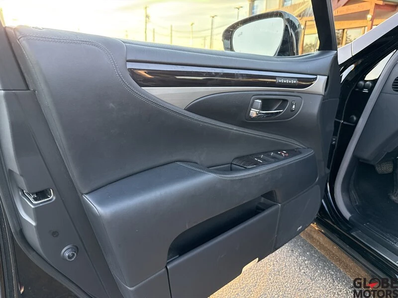 2014 Lexus LS 4th Gen - Image 11 of 20