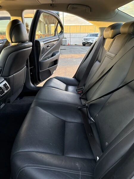 2014 Lexus LS 4th Gen - Image 16 of 20