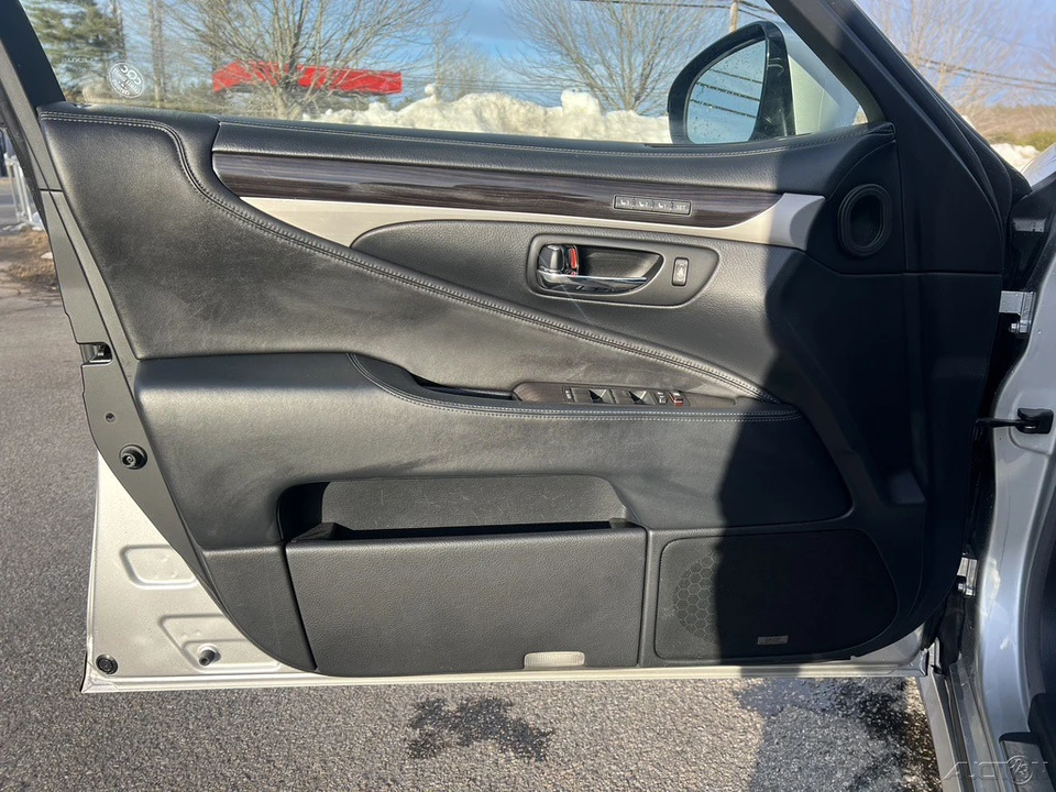2014 Lexus LS 4th Gen - Image 12 of 12