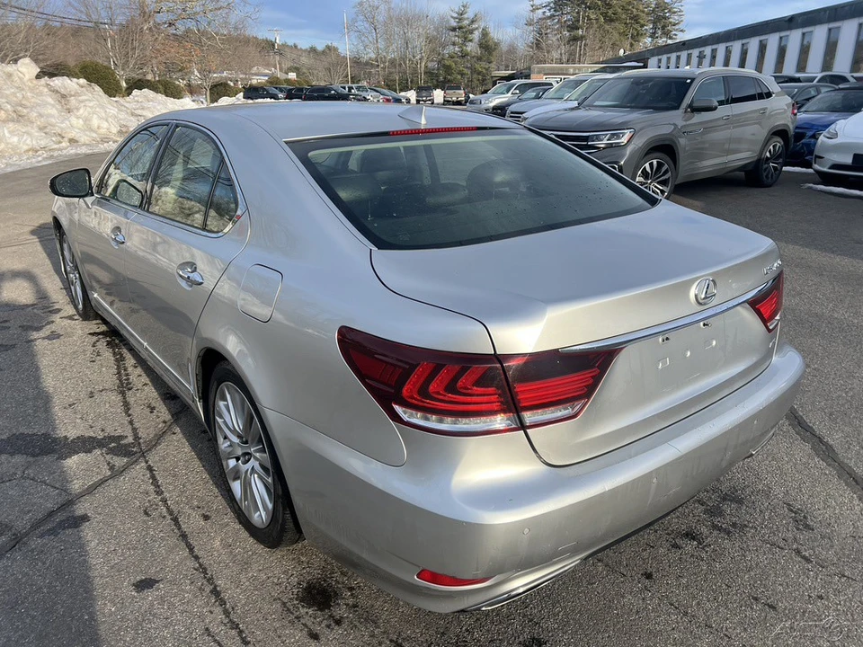 2014 Lexus LS 4th Gen - Image 7 of 12