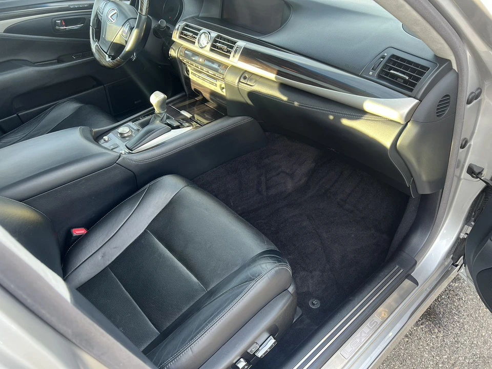 2014 Lexus LS 4th Gen - Image 6 of 12
