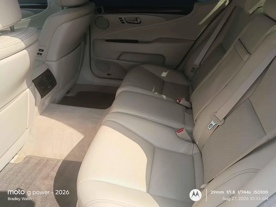 2014 Lexus LS 4th Gen - Image 10 of 20