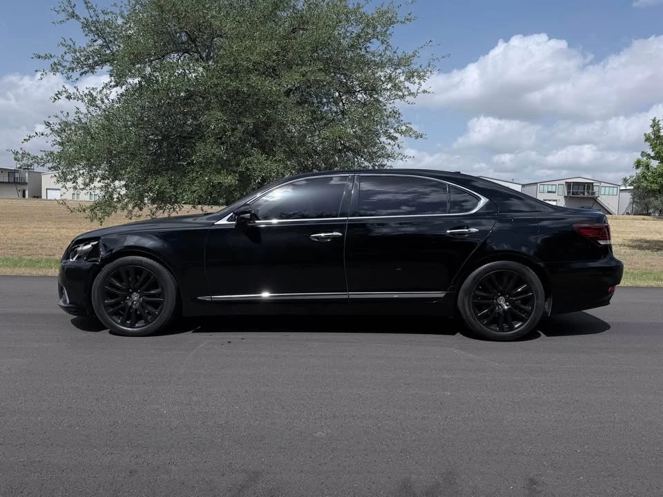 2014 Lexus LS 4th Gen - Image 3 of 20