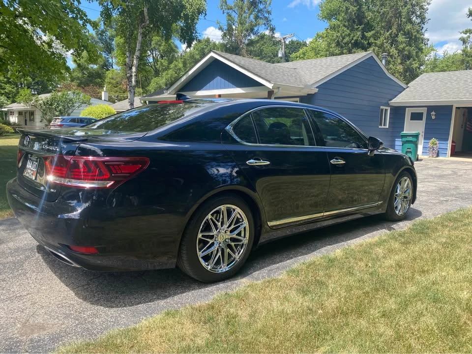 2014 Lexus LS 4th Gen - Image 14 of 18