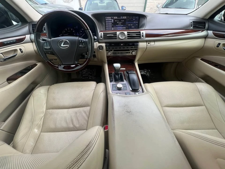 2014 Lexus LS 4th Gen - Image 11 of 20