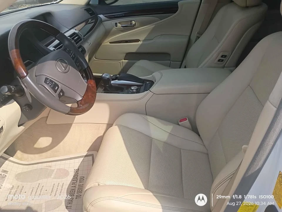 2014 Lexus LS 4th Gen - Image 12 of 20