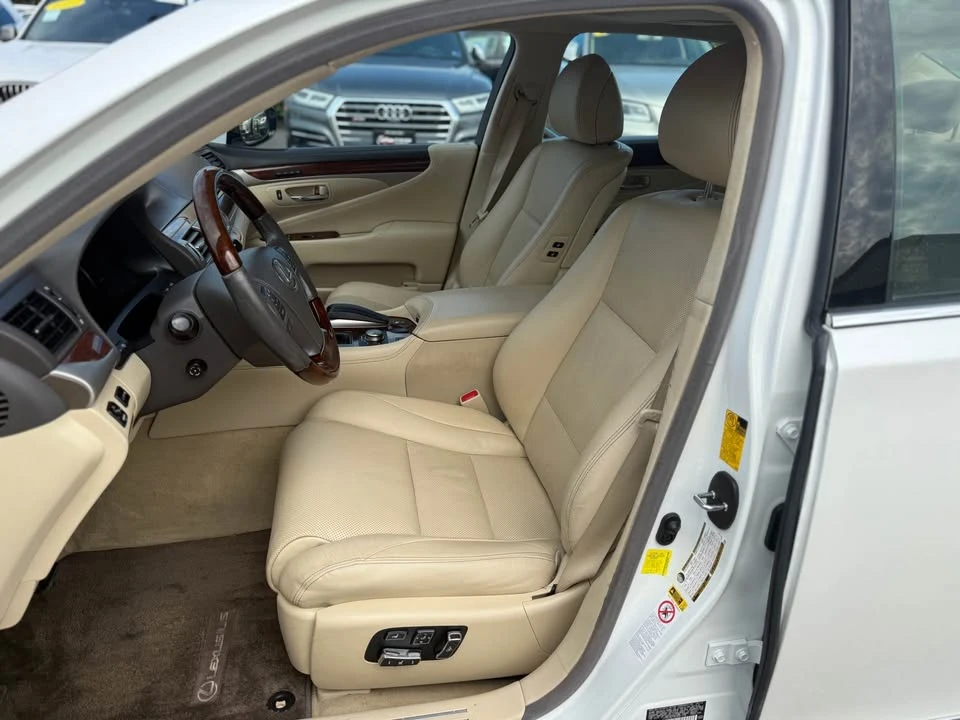 2014 Lexus LS 4th Gen - Image 8 of 19