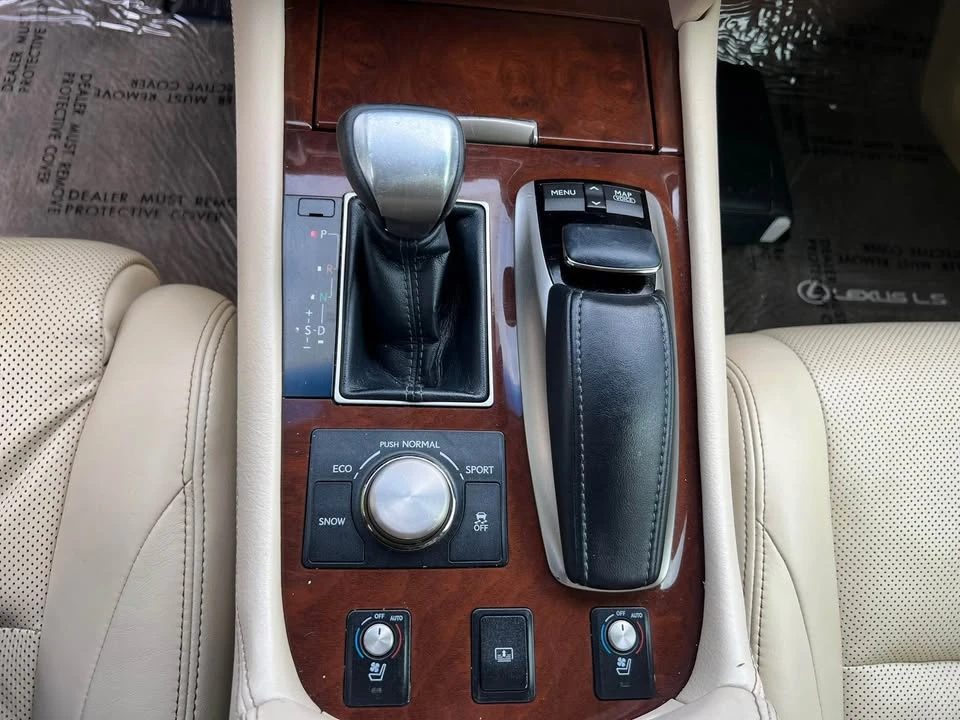 2014 Lexus LS 4th Gen - Image 18 of 20