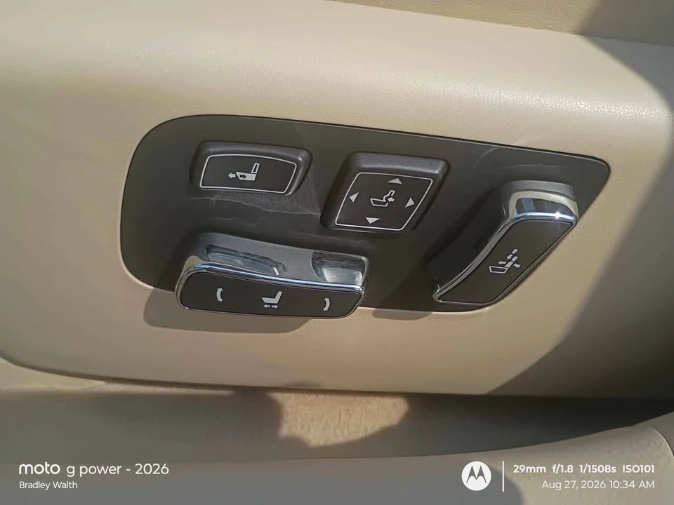 2014 Lexus LS 4th Gen - Image 14 of 20