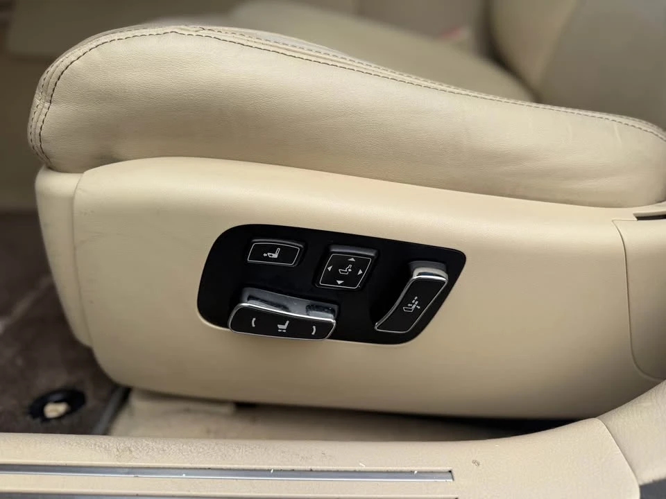 2014 Lexus LS 4th Gen - Image 12 of 19