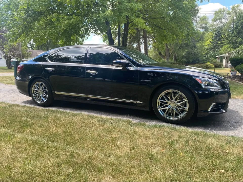 2014 Lexus LS 4th Gen - Image 3 of 18