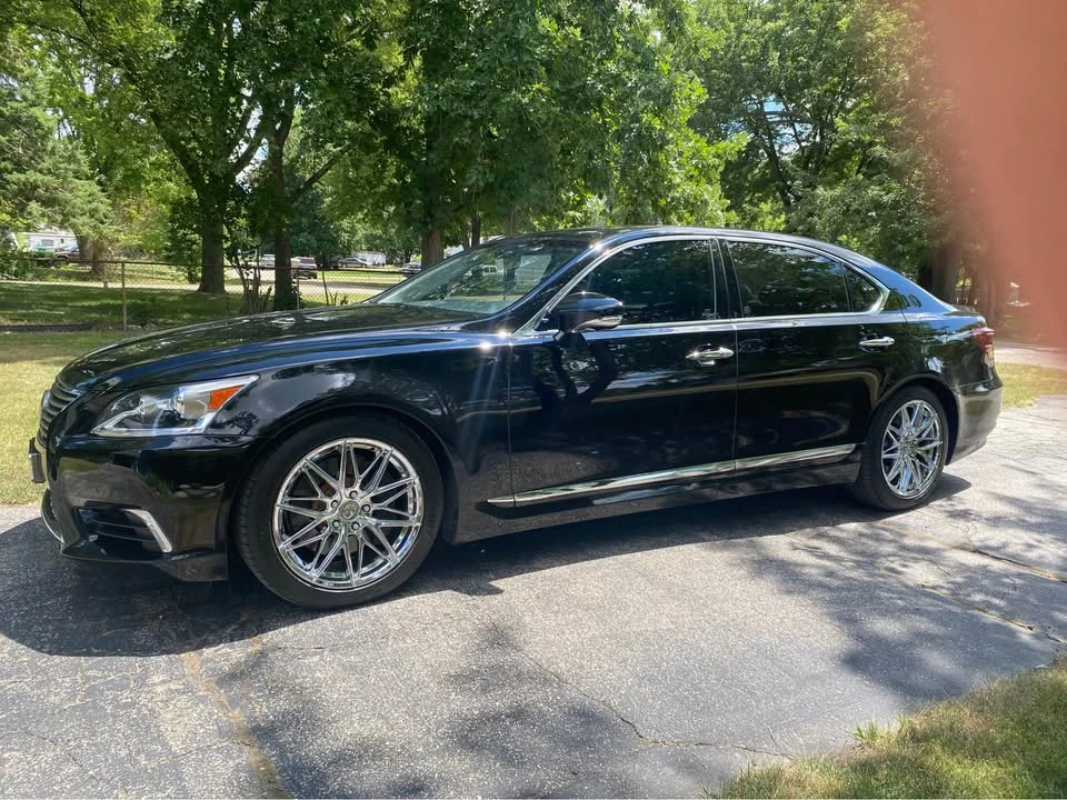 2014 Lexus LS 4th Gen - Image 13 of 18