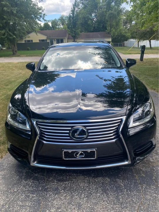 2014 Lexus LS 4th Gen - Image 4 of 18