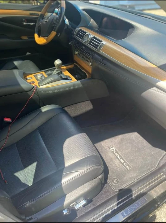 2014 Lexus LS 4th Gen - Image 9 of 18