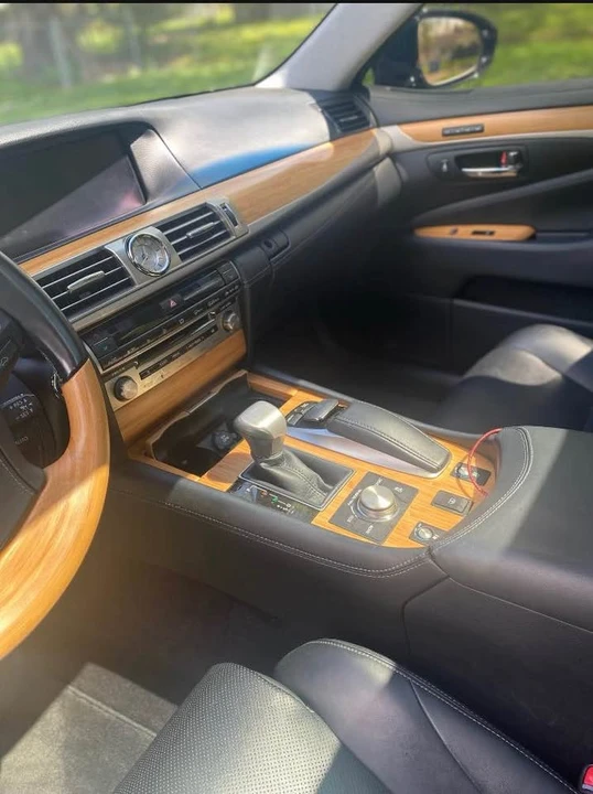2014 Lexus LS 4th Gen - Image 8 of 18