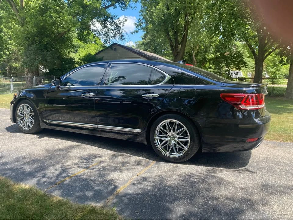 2014 Lexus LS 4th Gen - Image 15 of 18
