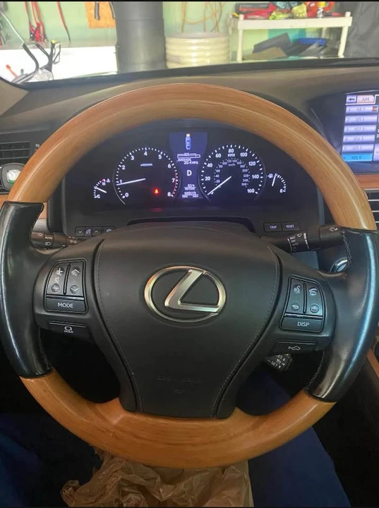 2014 Lexus LS 4th Gen - Image 7 of 18