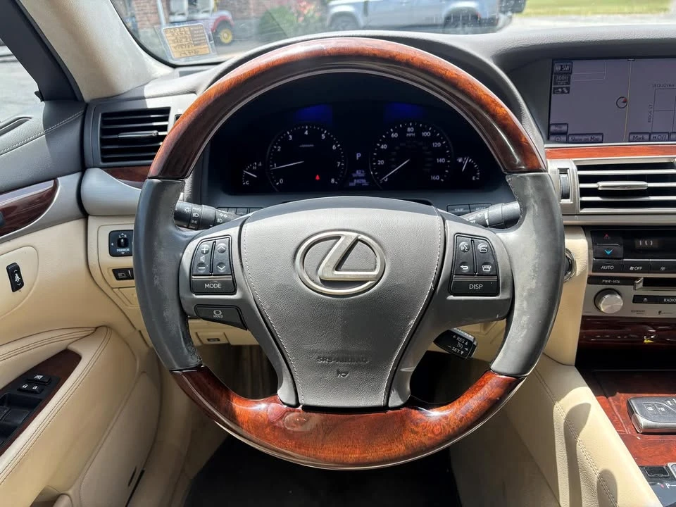 2014 Lexus LS 4th Gen - Image 10 of 20