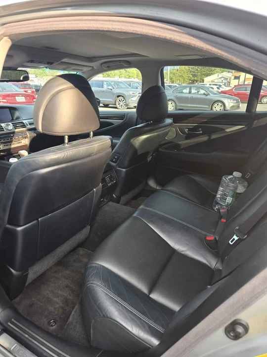 2014 Lexus LS 4th Gen - Image 9 of 12