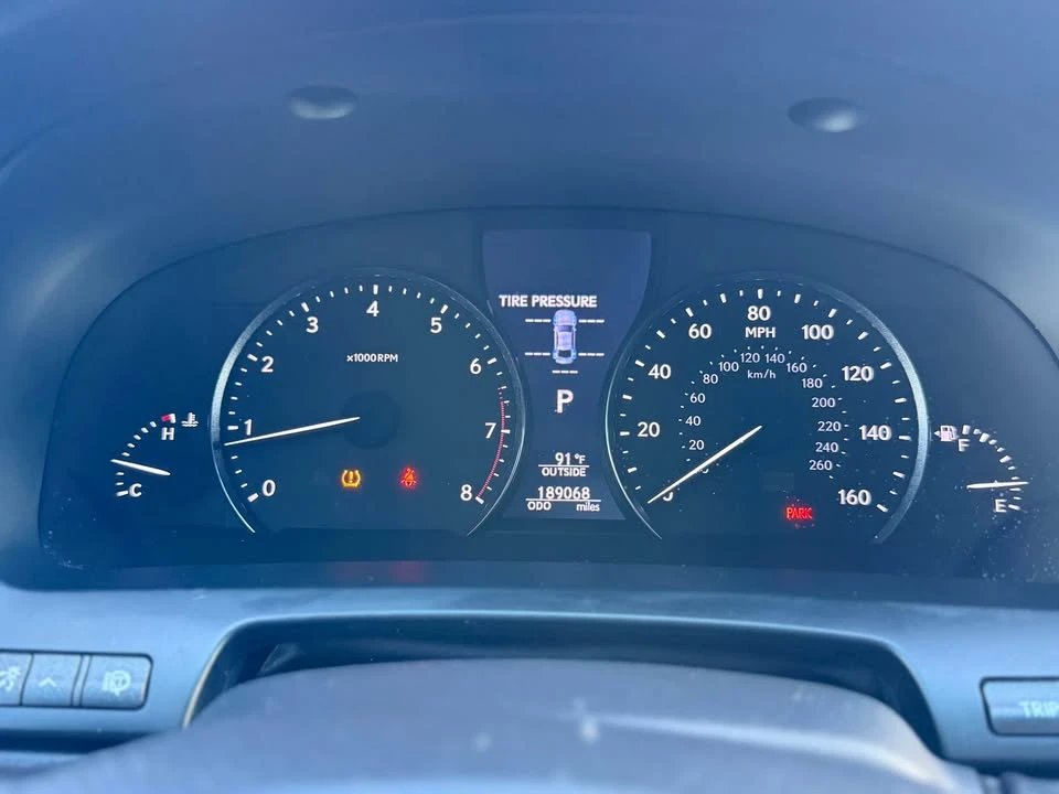 2014 Lexus LS 4th Gen - Image 19 of 20