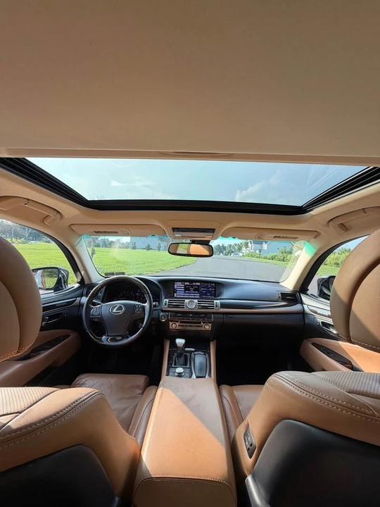 2014 Lexus LS 4th Gen - Image 11 of 16