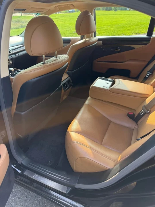 2014 Lexus LS 4th Gen - Image 12 of 16