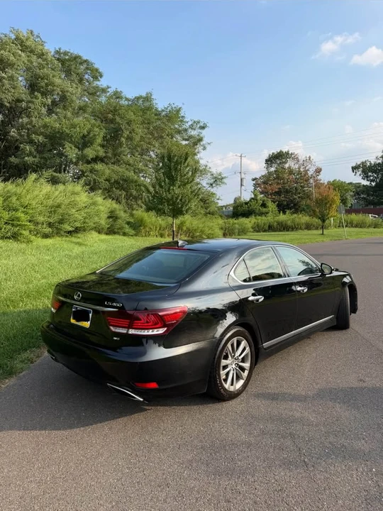 2014 Lexus LS 4th Gen - Image 7 of 16