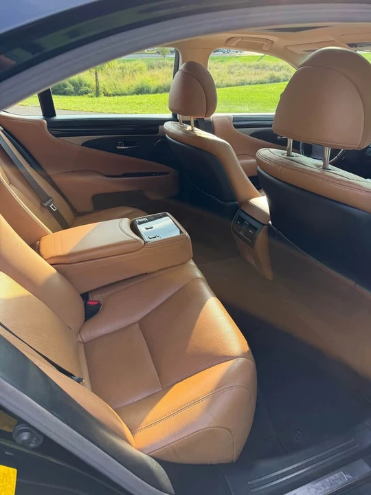 2014 Lexus LS 4th Gen - Image 10 of 16