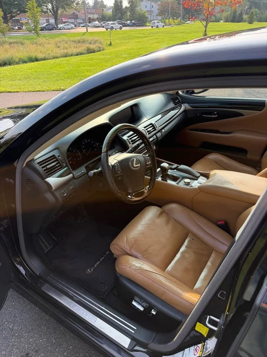 2014 Lexus LS 4th Gen - Image 13 of 16