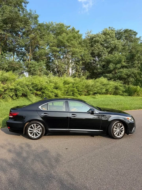 2014 Lexus LS 4th Gen - Image 6 of 16