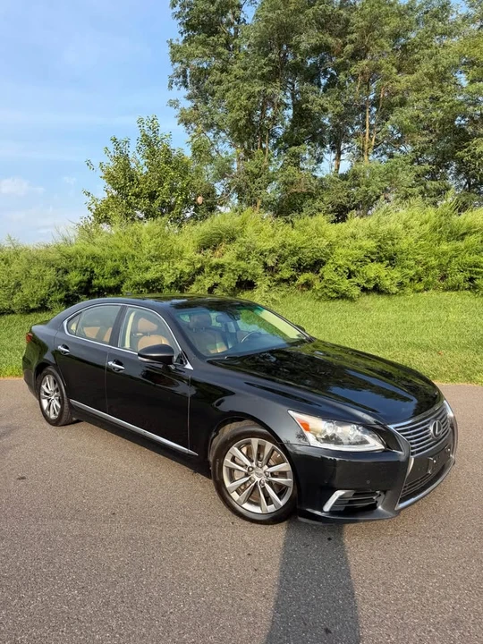 2014 Lexus LS 4th Gen - Image 5 of 16