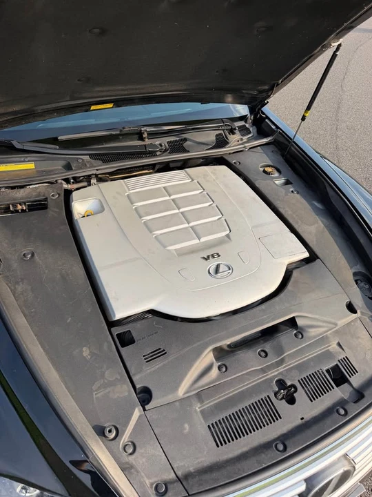 2014 Lexus LS 4th Gen - Image 15 of 16