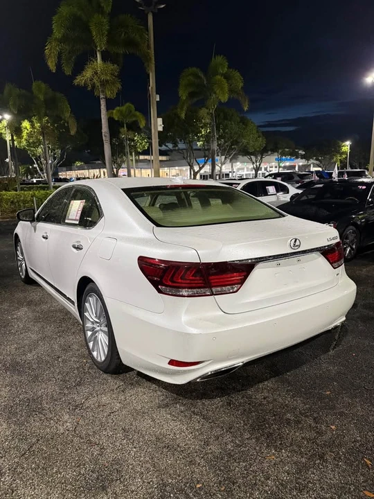 2014 Lexus LS 4th Gen - Image 4 of 6