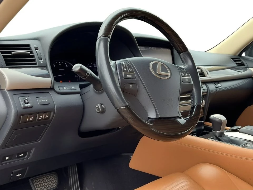 2014 Lexus LS 4th Gen - Image 4 of 13