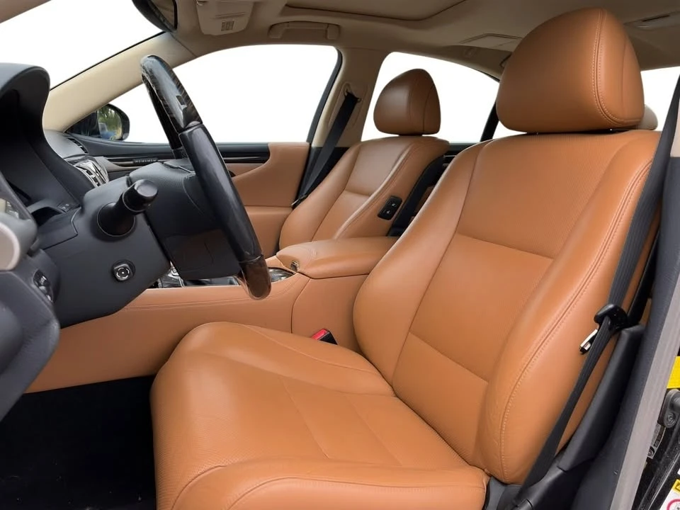2014 Lexus LS 4th Gen - Image 5 of 13
