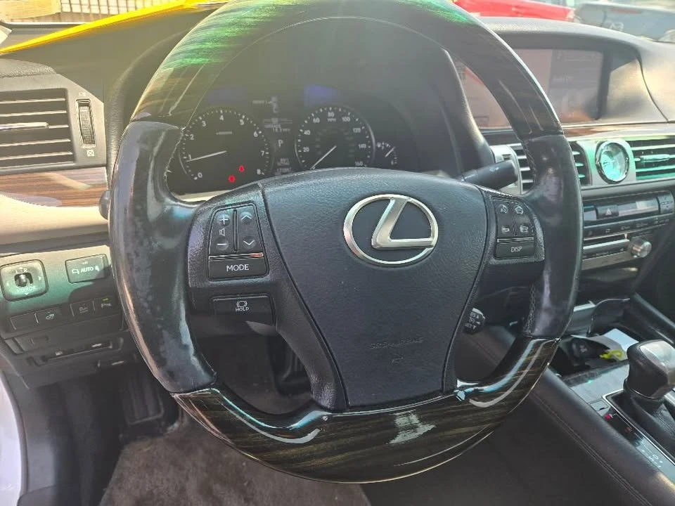 2014 Lexus LS 4th Gen - Image 9 of 18