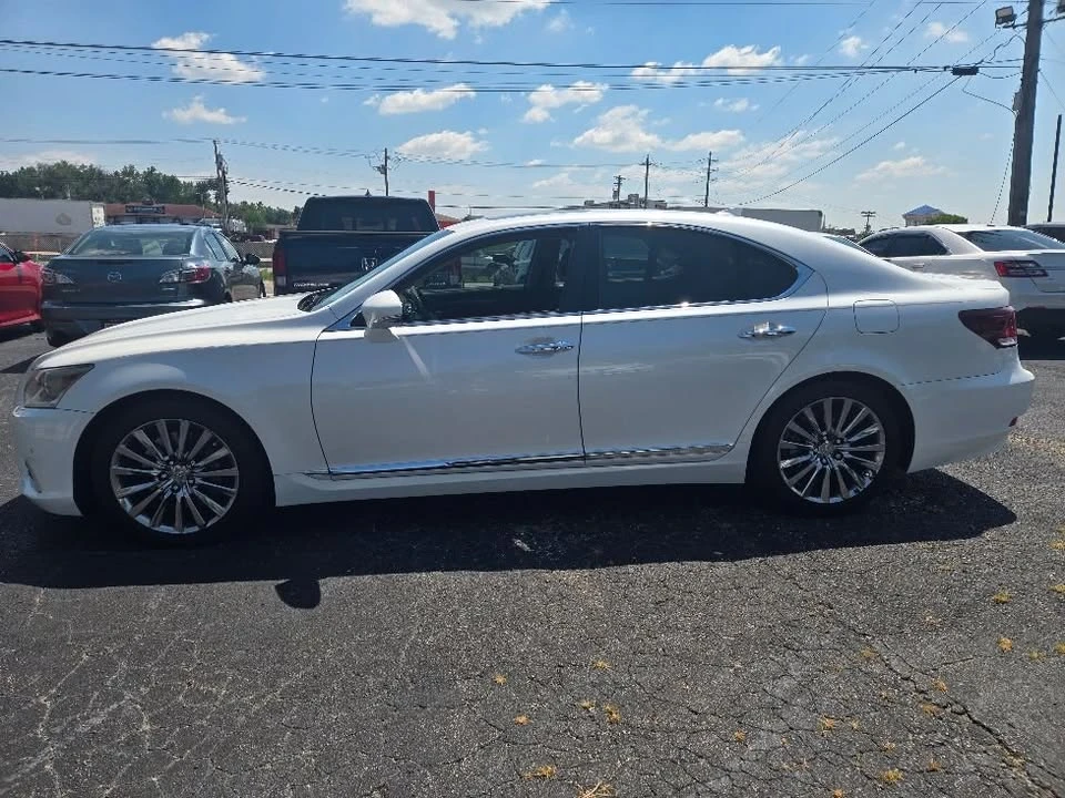 2014 Lexus LS 4th Gen - Image 11 of 18