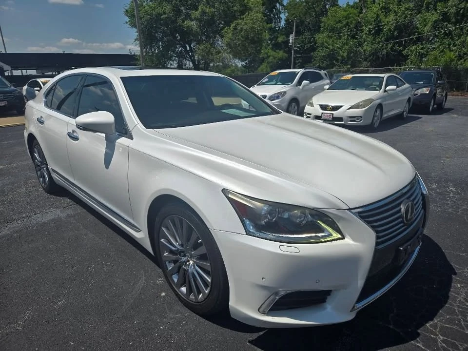 2014 Lexus LS 4th Gen - Image 16 of 18