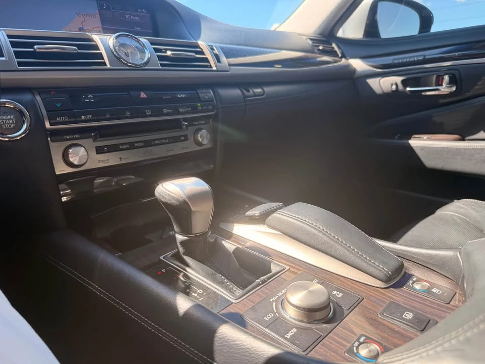 2014 Lexus LS 4th Gen - Image 17 of 17