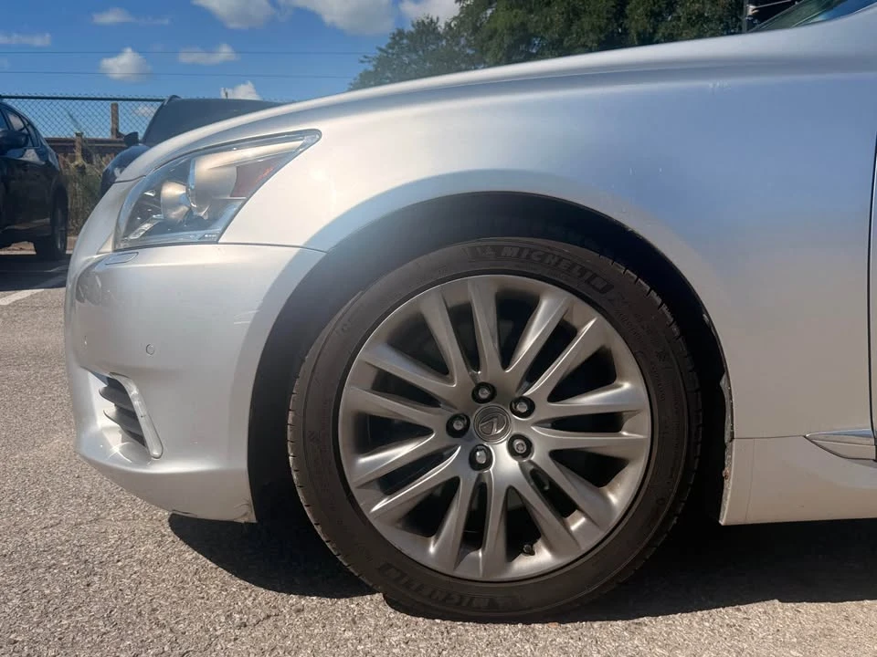 2014 Lexus LS 4th Gen - Image 11 of 17