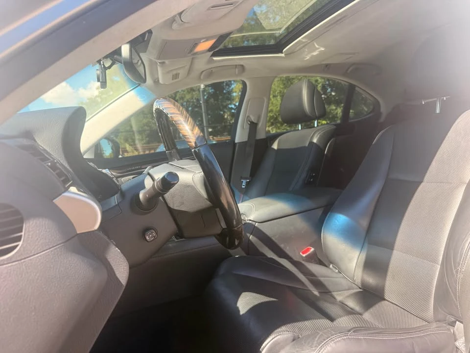 2014 Lexus LS 4th Gen - Image 12 of 17