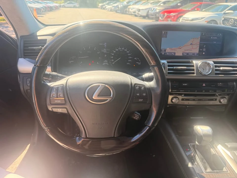 2014 Lexus LS 4th Gen - Image 14 of 17