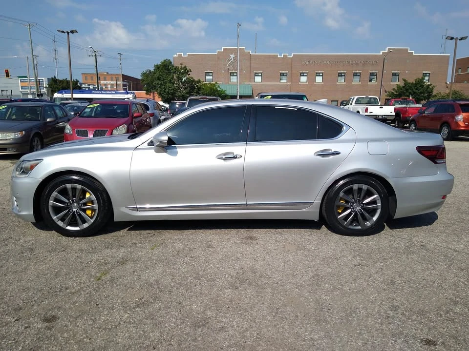2014 Lexus LS 4th Gen - Image 6 of 20
