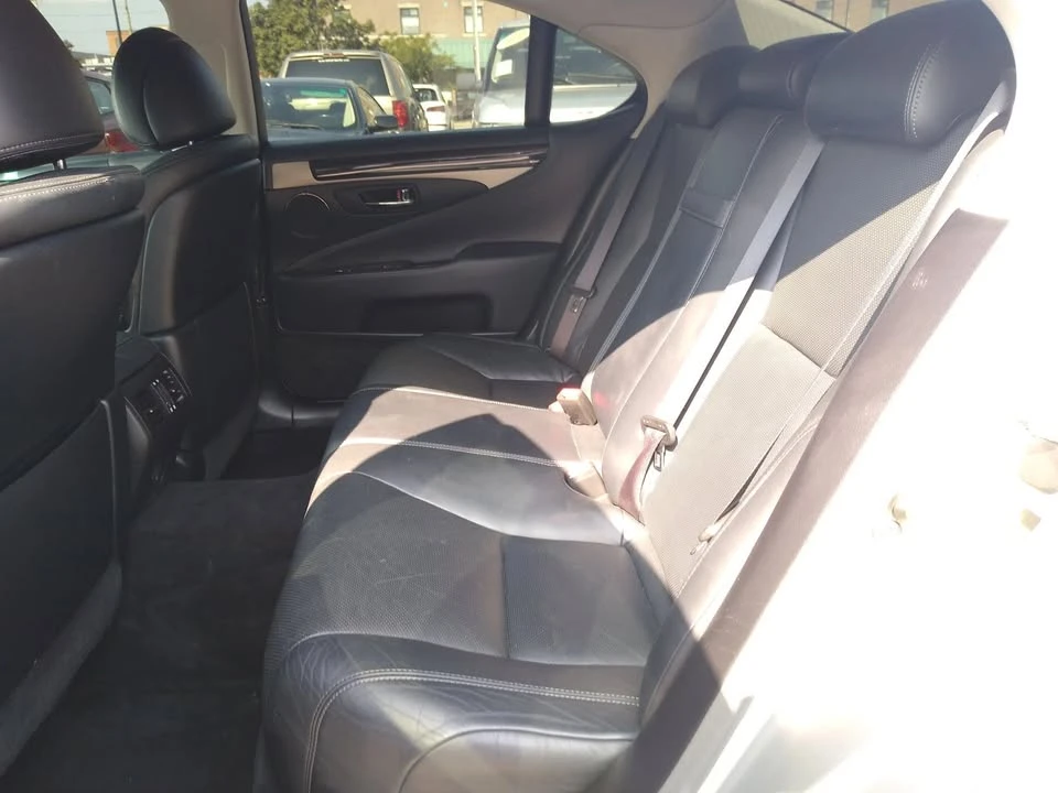 2014 Lexus LS 4th Gen - Image 13 of 20