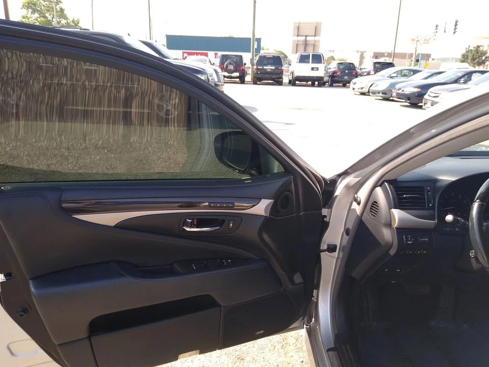 2014 Lexus LS 4th Gen - Image 11 of 20