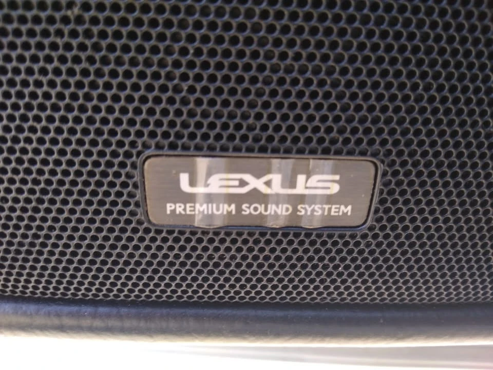 2014 Lexus LS 4th Gen - Image 18 of 20