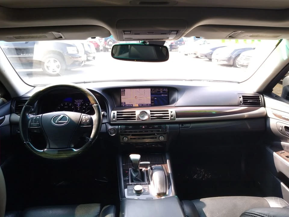 2014 Lexus LS 4th Gen - Image 17 of 20