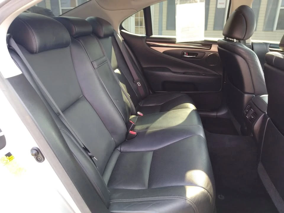 2014 Lexus LS 4th Gen - Image 15 of 20