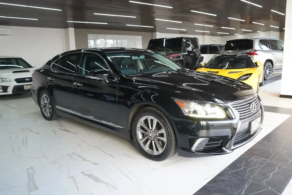 2014 Lexus LS 4th Gen - Image 3 of 20