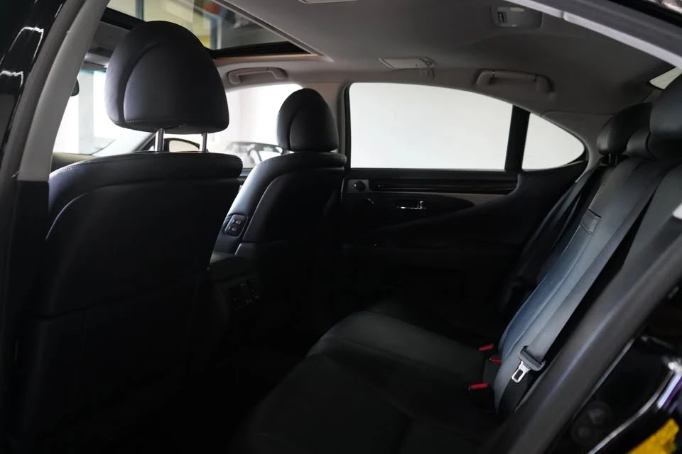 2014 Lexus LS 4th Gen - Image 10 of 20